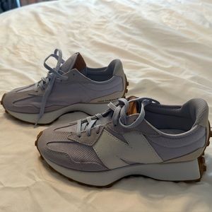 Brand new Lilac New Balance 327
